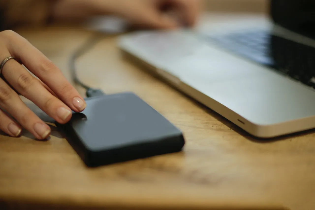 Best Power Banks for Outdoor Photographers in Pakistan